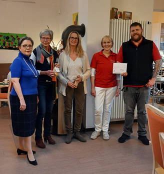 Spendenübergabe an Senioren-Tagesstätte durch Seniorenförderverein